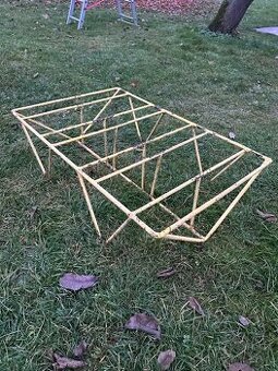 Železný stojan na bicykle