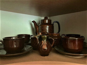 Čajový servis – hnedá keramika