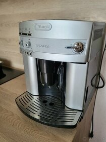 Predám automatický kávovar Delonghi Magnifica Esam 3200