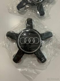 Audi stredové krytky čierna