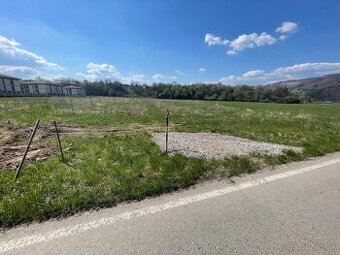 STAVEBNÝ POZEMOK S NÁDHERNÝMI VÝHĽADMI, 555m2, KRASŇANY