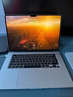MacBook Air M2 15”