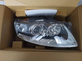 Svetlomety Audi A6 4F xenon predné
