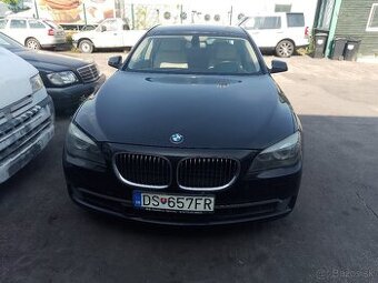BMW 750i