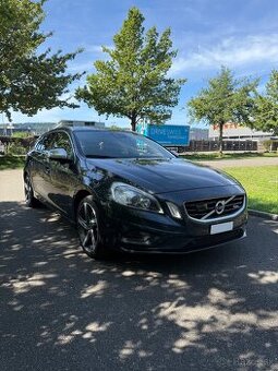 Volvo V60 R-Design