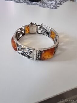 Starožitný strieborný náramok jantárom