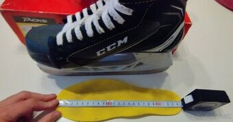 Korčule na ľad - chlapčenské / pánske veľ. 39