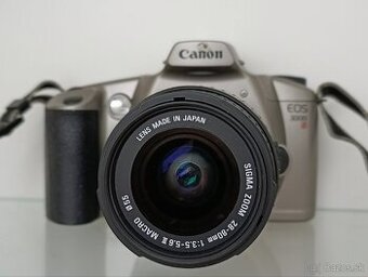Canon EOS s objektívom a filtrom