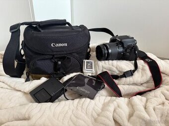 Canon EOS 200D s príslušenstvom