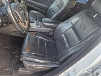 Kožené sedladlá vyhrievané Jeep Grand Cherokee WK2