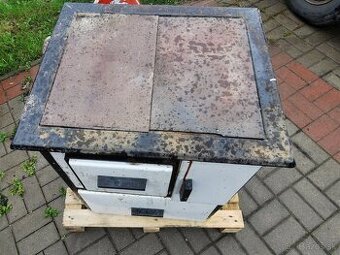 malá kuchynská pec sporák