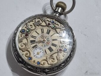Strieborné, vreckové hodinky.