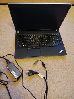 Lenovo ThinkPad bez disku s nabíjačkou
