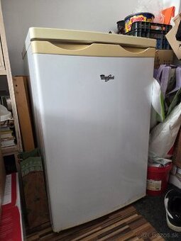 Predám malú chladničku s mrazákom