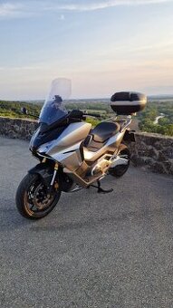 Honda Forza 750