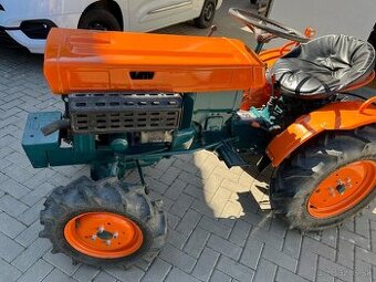 Malotraktor Kubota B7000