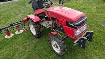 Malotraktor s naradim