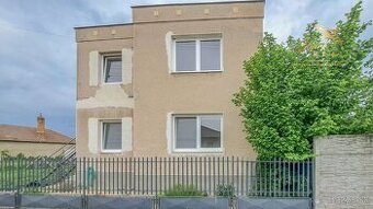 Výhodná ponuka Priestorný rodinný dom v Dvoroch nad Žitavou