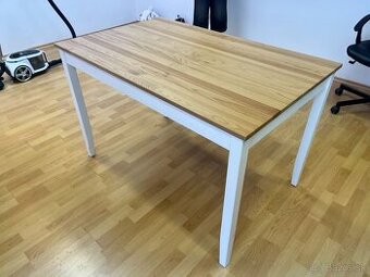 PINNTORP – masívny jedálenský stôl z IKEA, ako nový