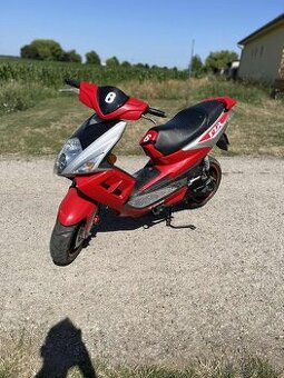 Fzr 50 skuter.