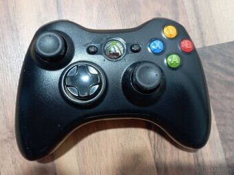 Originálny bezdrôtový ovládač na XBOX 360 - čierny
