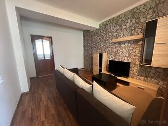 Na predaj 3 izbový byt v centre Brezna,mur.jadro,nízky nájom