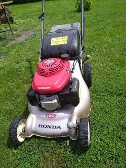 Benzínová kosačka s pohonom honda