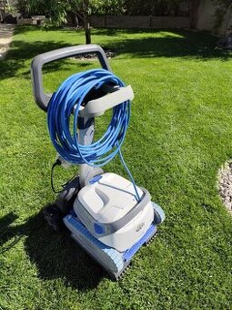 Bazénový vysávač Dolphin S300i