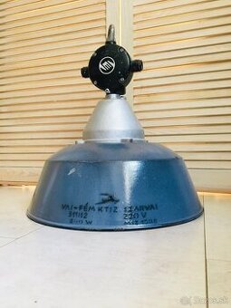 industrialna smaltova lampa