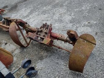 Naprava odpruzena zetor 5511 blatnik