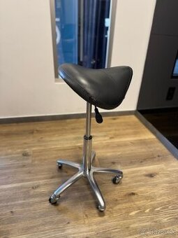Kadernícka stolička Maletti