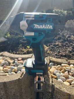Makita DTW700