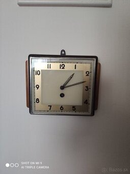 Predam nastenne hodiny