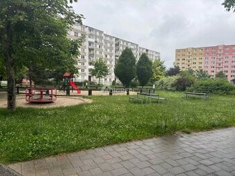 HĽADÁME PRE KLIENTA: 1izb byt s balkónom; POPRAD; platba v h