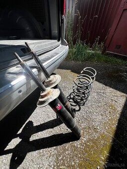 Predné tlmiče a pružiny na BMW 530d e61