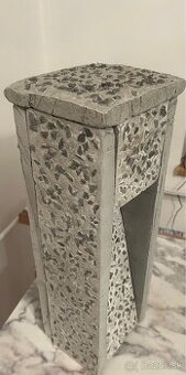 Zahradna lampa z betonu