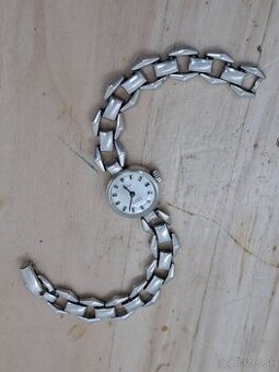 Predám funkčné celostrieborné dámske hodinky RENO 17 jewels