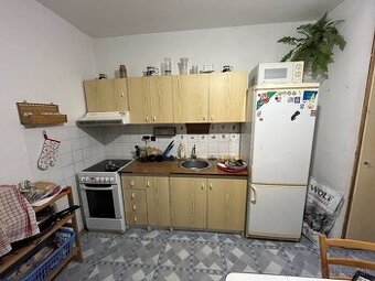 Zariadený 3 izb. Beniakova ul. s nepriechodnými izbami