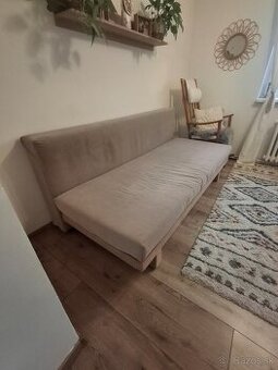 Rozkladací gauč s úložným priestorom