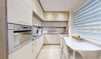 4 izbový byt s lodžiou TOP LOKALITA - ZVOLEN Západ