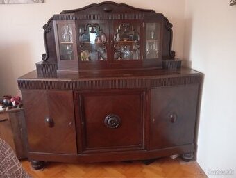 Starožitní nábytok