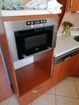Vstavaná mikrovlnka whirpool nerez-40€