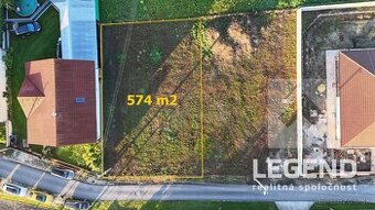 Stavebný pozemok Nesvady, 574 m2, tichá ulička, kúpalisko