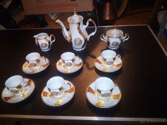 Cajova a kavova supravy Tri Gracie.