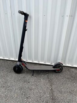 Elektricka kolobezka Ninebot Kickscooter ES1 250W