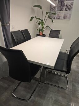 Jedálenský stôl a stoličky - 1