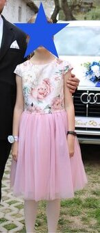 🌸 Dievčenské slávnostné šaty s tylom a kvetmi (v. 158)