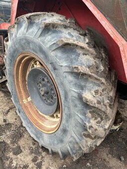Predám kolesá 16,9-30 a závažia na Zetor major