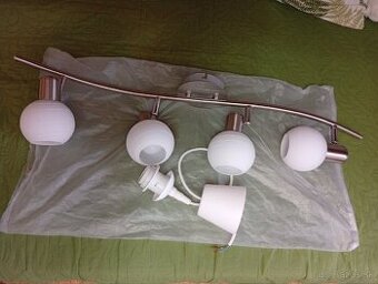 Bodové stropné svietidlo s stolná lampa retro.