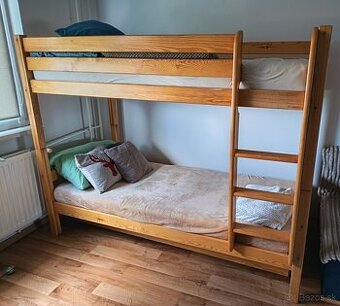 Poschodová posteľ